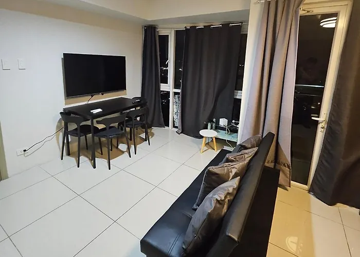 Staycation At Breeze Residences Pasay Near Moa, Star And Picc Apartahotel